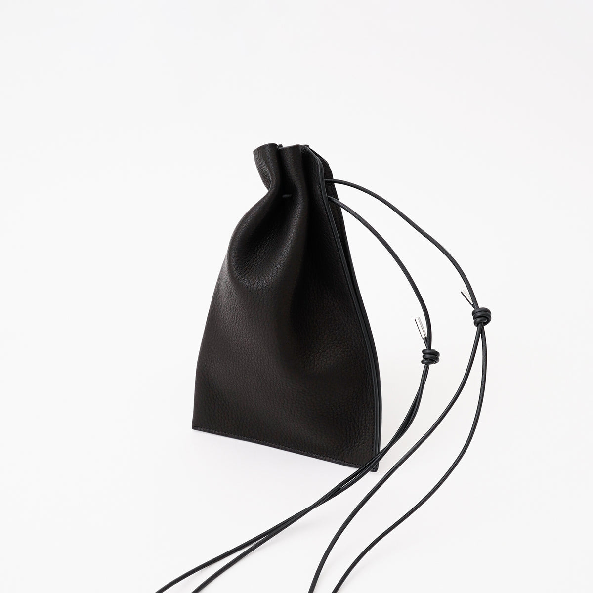 HERRIE KINCHAKU POUCH - PM / DIPLO NUDE｜国産レザー巾着ポーチ ミニバッグ メンズ レディース｜ITTI（イッチ）公式
