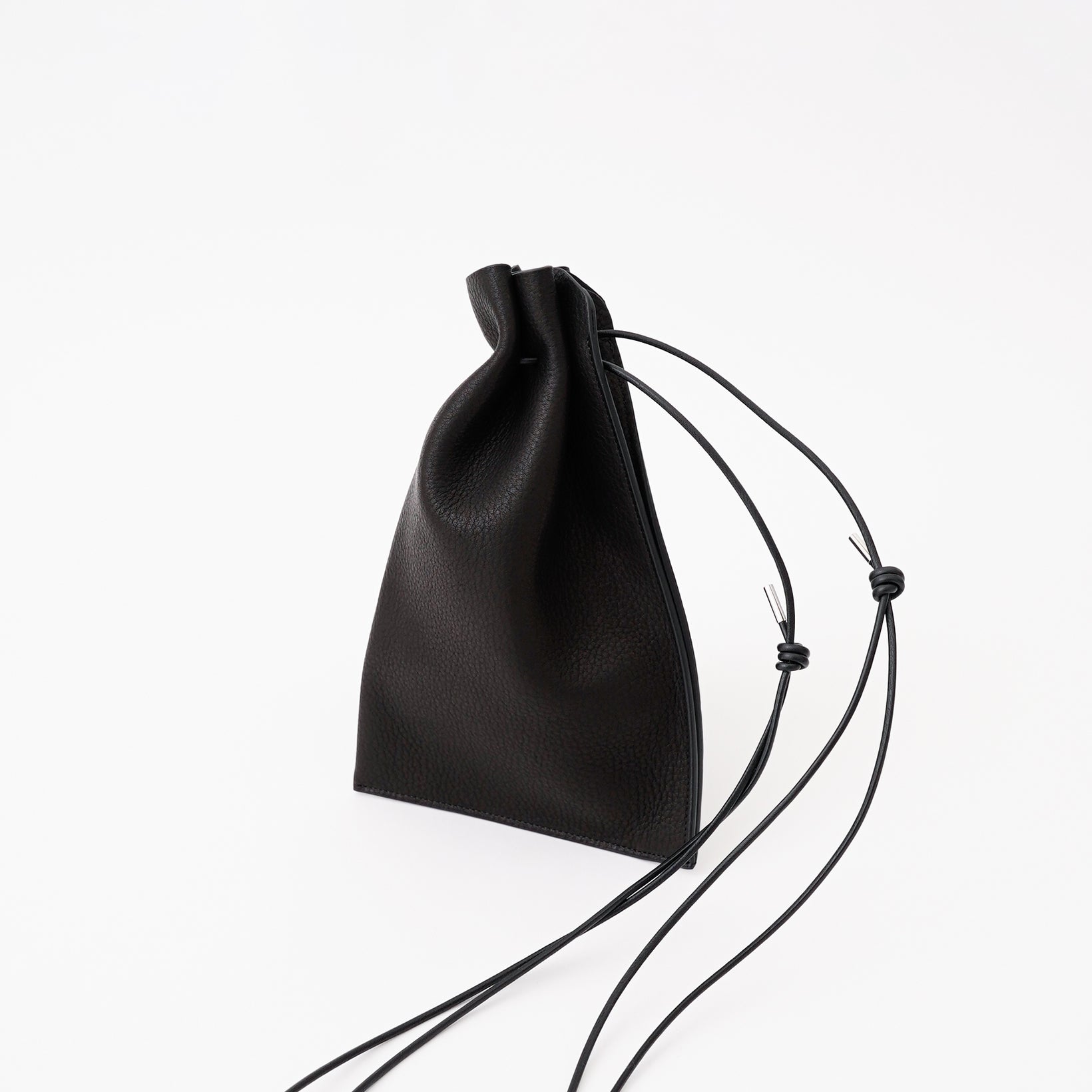 HERRIE KINCHAKU POUCH - PM / DIPLO NUDE｜国産レザー巾着ポーチ ミニバッグ メンズ レディース｜ITTI（イッチ）公式