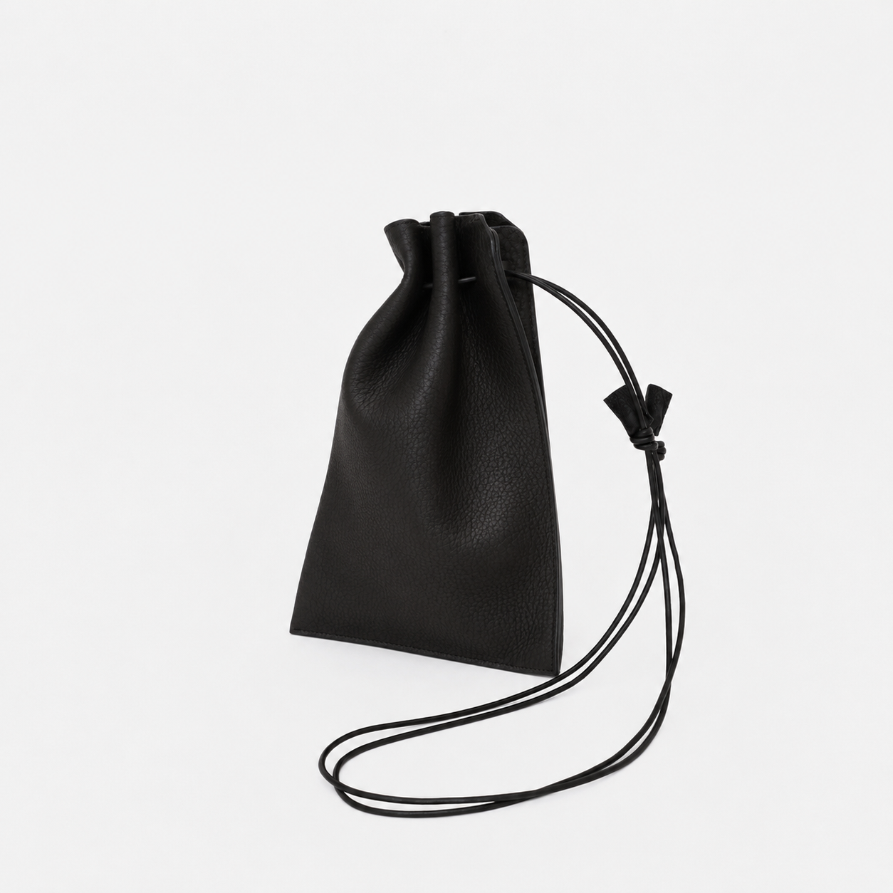 HERRIE KINCHAKU POUCH - PM / DIPLO NUDE｜国産レザー巾着ポーチ ミニバッグ メンズ レディース｜ITTI（イッチ）公式