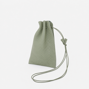 HERRIE KINCHAKU POUCH - PM / DIPLO SKY｜サステナブル本革 巧着ショルダーバッグ メンズ レディース ギフト｜ITTI（イッチ）公式