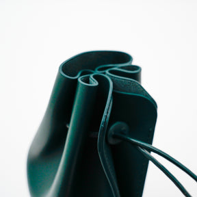 HERRIE KINCHAKU POUCH - PM / RAPTO FLEX｜ミニマル 巾着ポーチ 本革 ブラック メンズ レディース｜ITTI（イッチ）公式