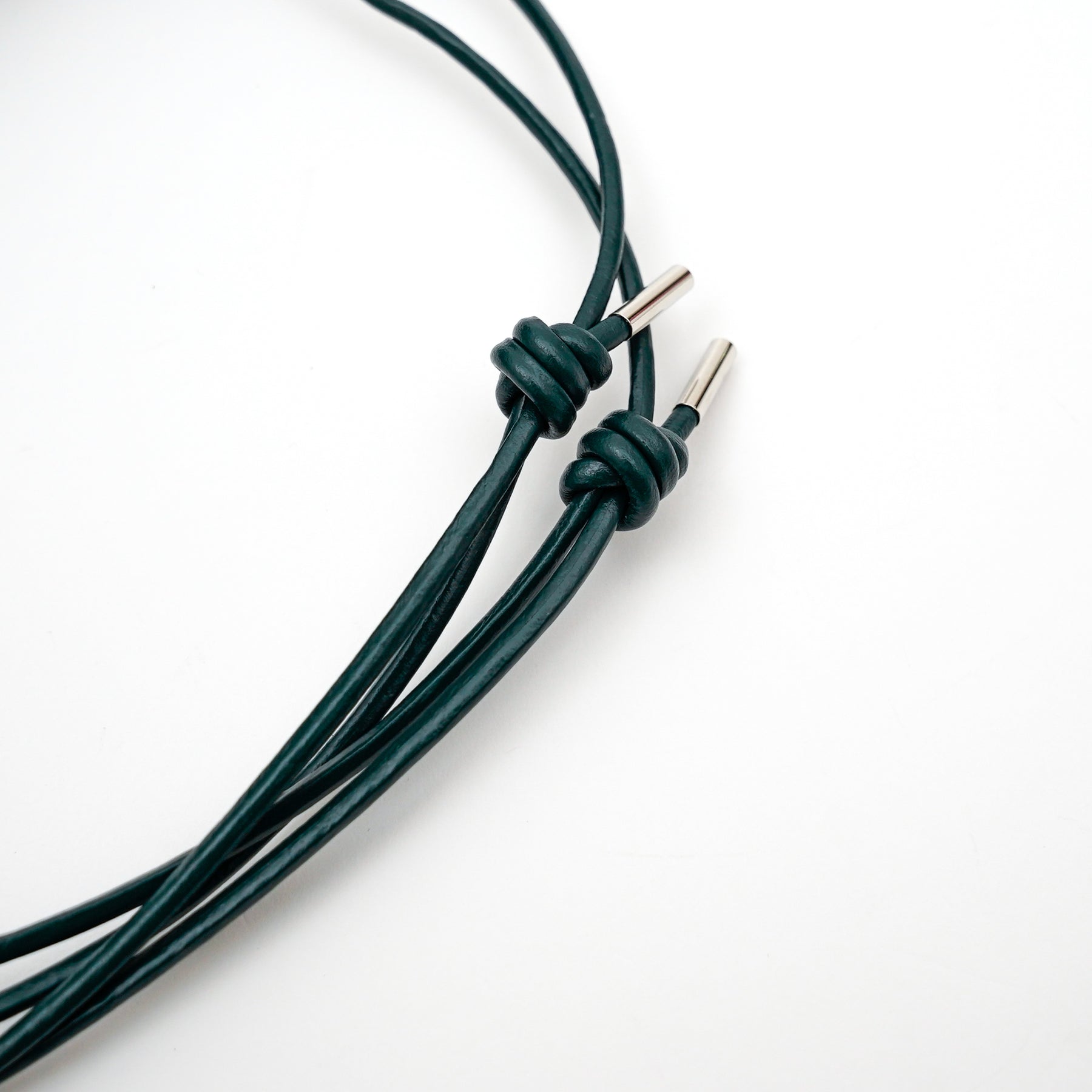 HERRIE KINCHAKU POUCH - PM / RAPTO FLEX｜ミニマル 巾着ポーチ 本革 ブラック メンズ レディース｜ITTI（イッチ）公式