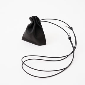 HERRIE KINCHAKU POUCH - XXS / DIPLO NUDE｜国産レザー ミニ巾着ポーチ ネックレス メンズ レディース｜ITTI（イッチ）公式