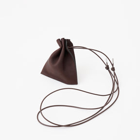 HERRIE KINCHAKU POUCH - XXS / DIPLO NUDE｜国産レザー ミニ巾着ポーチ ネックレス メンズ レディース｜ITTI（イッチ）公式