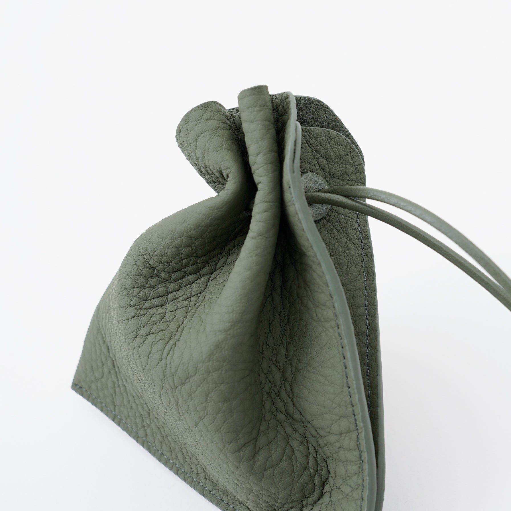 HERRIE KINCHAKU POUCH - XXS / DIPLO SKY｜サステナブル本革 巧着ミニポーチ メンズ レディース ギフト｜ITTI（イッチ）公式