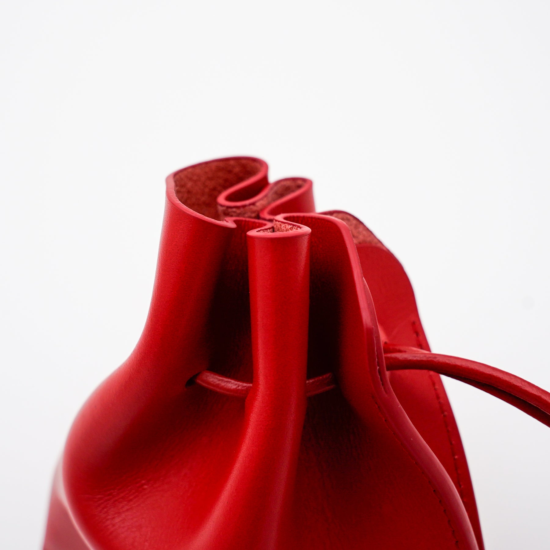 HERRIE KINCHAKU POUCH - XXS / RAPTO FLEX｜レザー ミニ巾着ポーチ 首掛け アクセサリー メンズ レディース｜ITTI（イッチ）公式