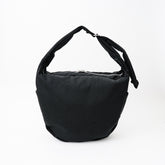 ANNIE PUFFER BIG MOON BAG / ACRYLIC CERATO BRIGHT｜塩縮ナイロン×アクリル加工 大容量三日月型ショルダーバッグ メンズ レディース｜ITTI（イッチ）公式