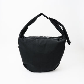 ANNIE PUFFER BIG MOON BAG / ACRYLIC CERATO BRIGHT｜塩縮ナイロン×アクリル加工 大容量三日月型ショルダーバッグ メンズ レディース｜ITTI（イッチ）公式