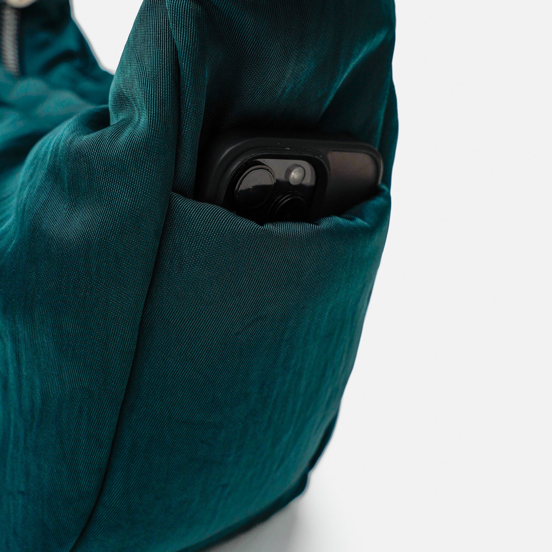 ANNIE PUFFER BIG MOON BAG / CERATO BRIGHT 25Q2