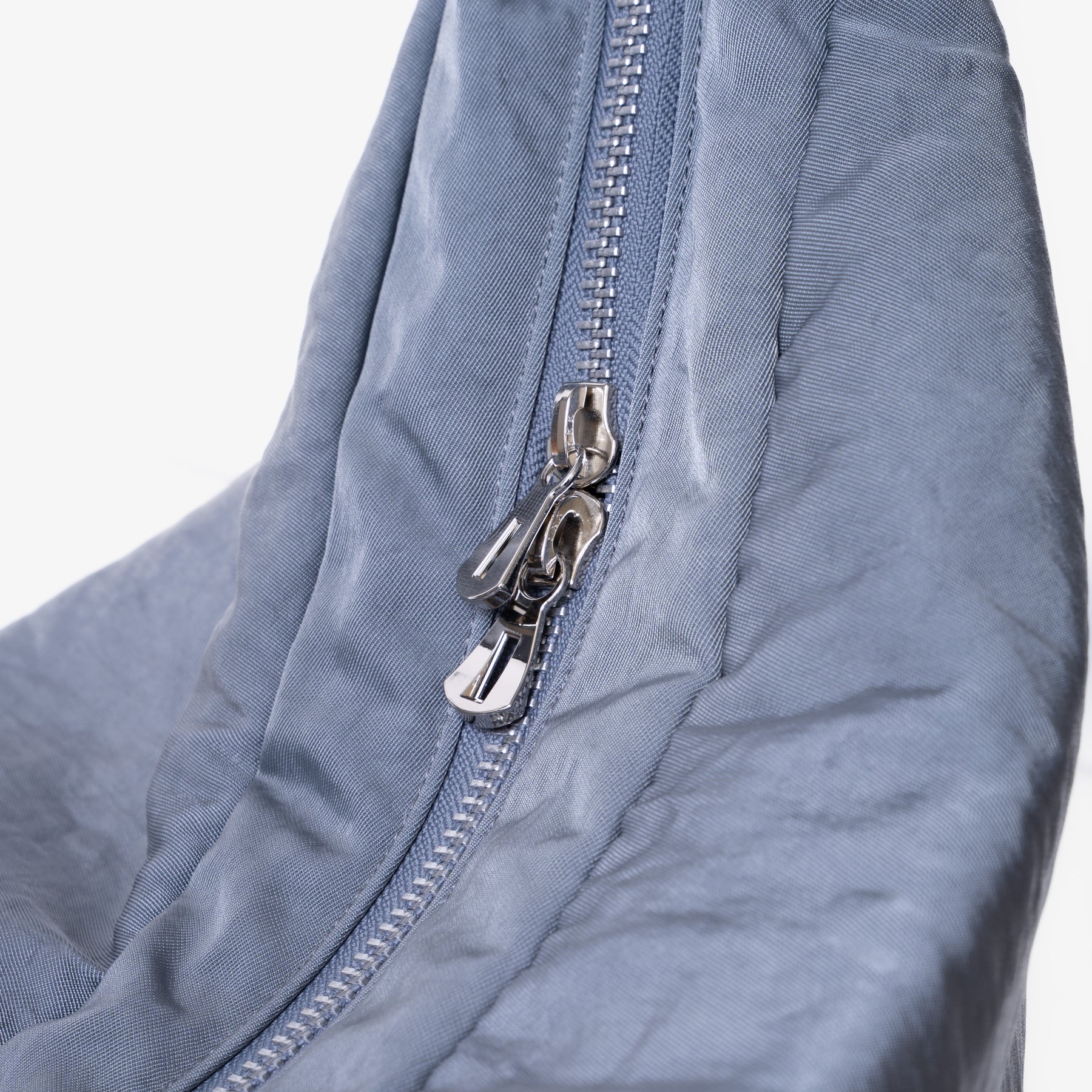 ANNIE PUFFER BIG MOON BAG / CERATO BRIGHT｜中綿入りナイロン ショルダーバッグ 大容量 軽量 ユニセックス｜ITTI（イッチ）公式