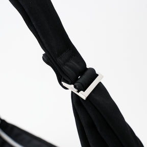 ANNIE PUFFER MINI MOON BAG / ACRYLIC CERATO BRIGHT｜ハリのある塩縮ナイロンのミニ三日月ショルダーバッグ メンズ レディース｜ITTI（イッチ）公式
