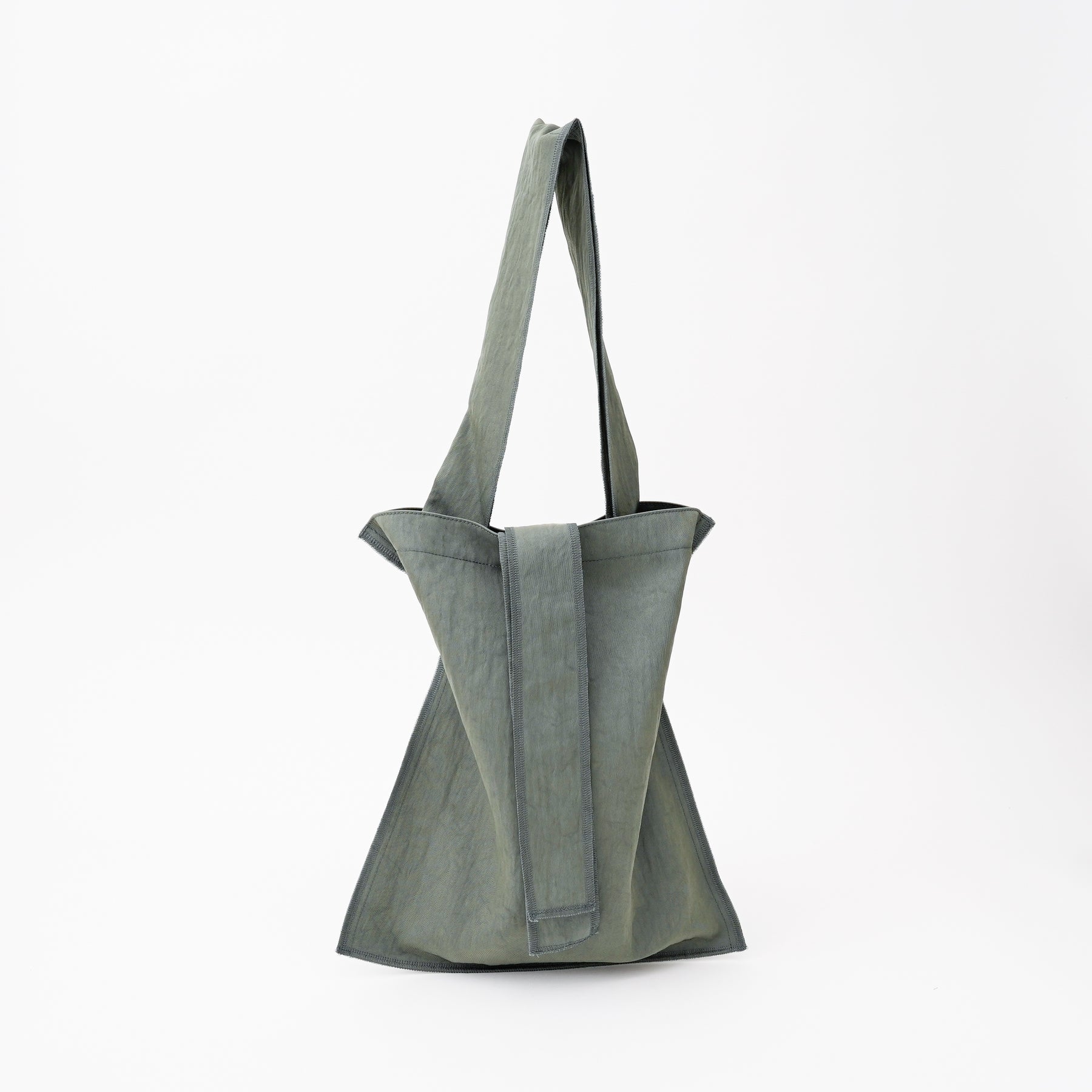 MARY INSIDE OUT TOTE - M / CERATO BRIGHT｜撥水ナイロン製 ワンショルダートートバッグ Mサイズ メンズ レディース｜ITTI（イッチ）公式