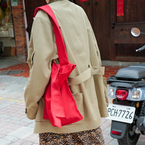 MARY INSIDE OUT TOTE - M / CERATO BRIGHT｜撥水ナイロンのミディアムサイズトート メンズ レディース｜ITTI（イッチ）公式｜モデル着用 スタイリング コーディネート