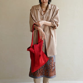 MARY INSIDE OUT TOTE - M / CERATO BRIGHT｜撥水ナイロンのミディアムサイズトート メンズ レディース｜女性着用画像 スタイリング コーディネート｜ITTI（イッチ）公式