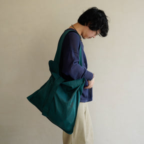 MARY INSIDE OUT TOTE - L / CERATO BRIGHT｜撥水ナイロンの大容量トートバッグ メンズ レディース｜男性着用画像 スタイリング コーディネート｜ITTI（イッチ）公式