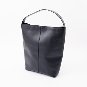 MARY BUCKET SHOULDER MM / RAPTO FLEX｜上品レザーの軽量ワンショルダートートバッグ メンズ レディース｜ITTI（イッチ）公式