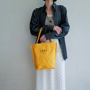 ITTI (イッチ) | MARY PAPER BUCKET BAG - S / PTERA (マリーペーパーバケットバッグ - Sサイズ / プテラ) トート 鞄 かばん カバン レザー 形状記憶 メンズ レディース ショルダー 黄色 イエロー yellow