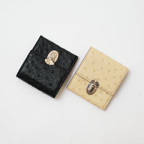 ITTI (イッチ) | MICHELLE FUKIN ERRAND POUCH / OSTRICH (ミッシェル風琴エランドポーチ / オーストリッチ) 財布 コンパクト ミニ さいふ サイフ ショルダー 斜め掛け レザー ブランド ダチョウ メンズ レディース カバン 鞄 かばん ブラック 黒 black オフホワイト オートミール 生成り ベージュ