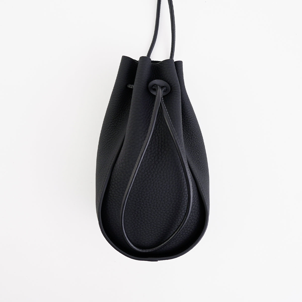 HERRIE KINCHAKU POUCH – GPM / DIPLO SKY｜巾着ポーチ 本革 スマホ 財布収納｜ITTI（イッチ）公式