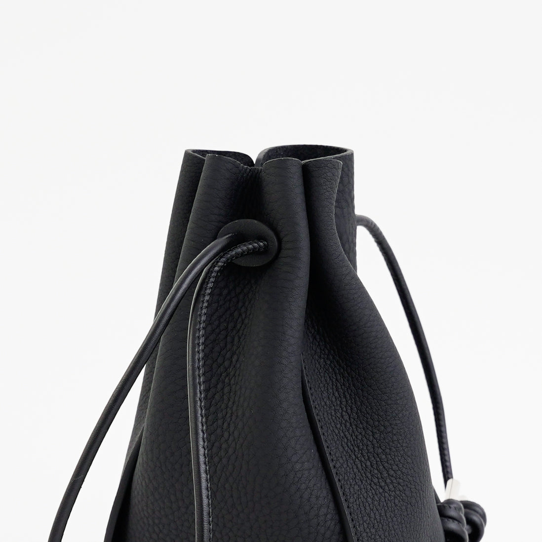 HERRIE KINCHAKU POUCH – GPM / DIPLO SKY｜巾着ポーチ 本革 スマホ 財布収納｜ITTI（イッチ）公式