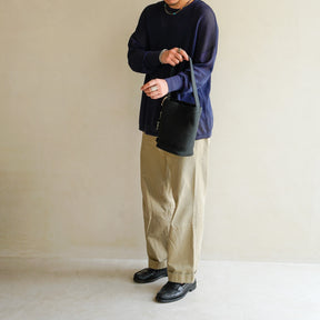 MARY BUCKET SHOULDER MINI / DIPLO SKY｜上品ミニバケットレザーバッグ｜メンズ着用画像 スタイリング コーディネート｜ITTI（イッチ）公式