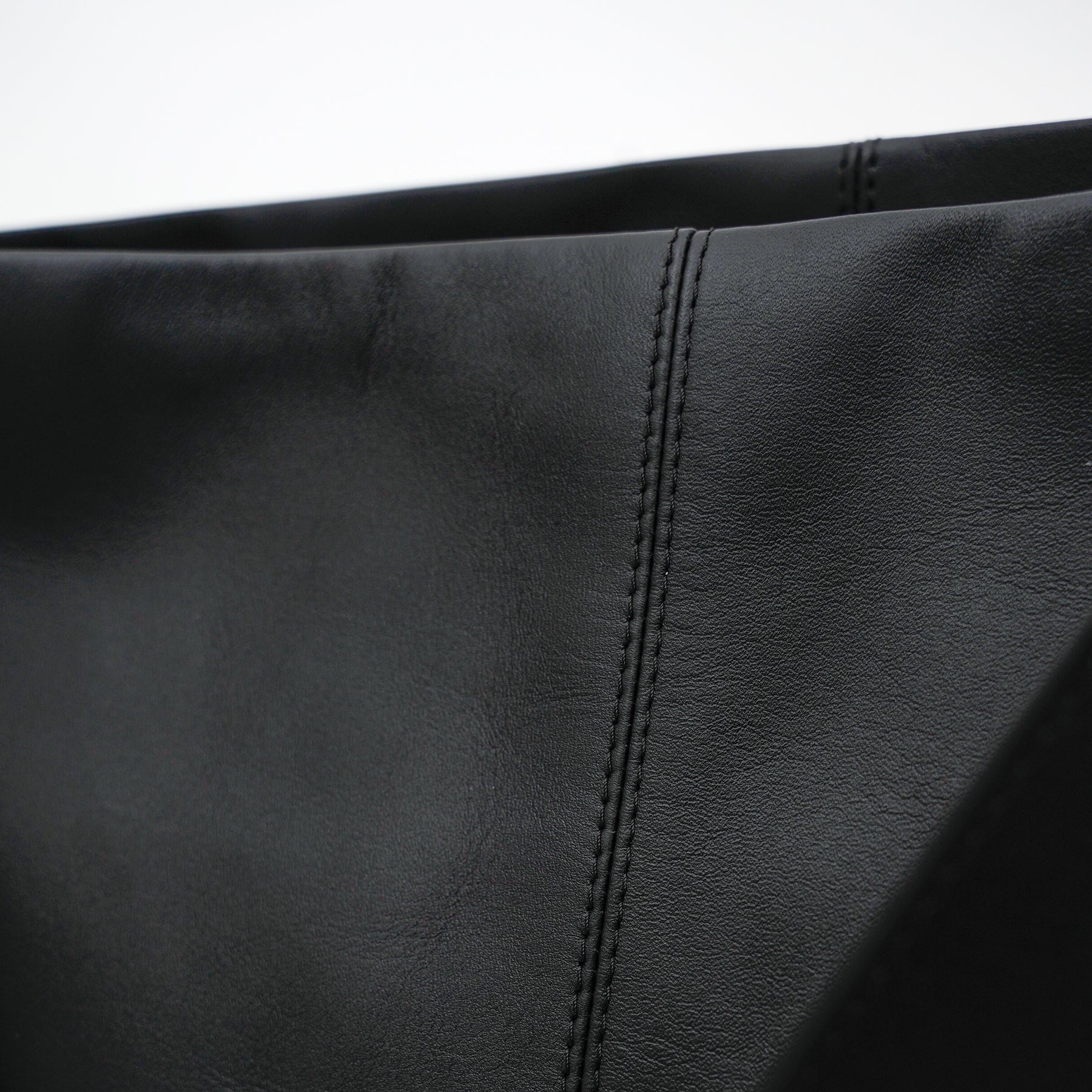 BONNIE BUCKET SHOULDER / RAPTO FLEX｜ミニマルな2WAYレザーバッグ｜ITTI（イッチ）公式