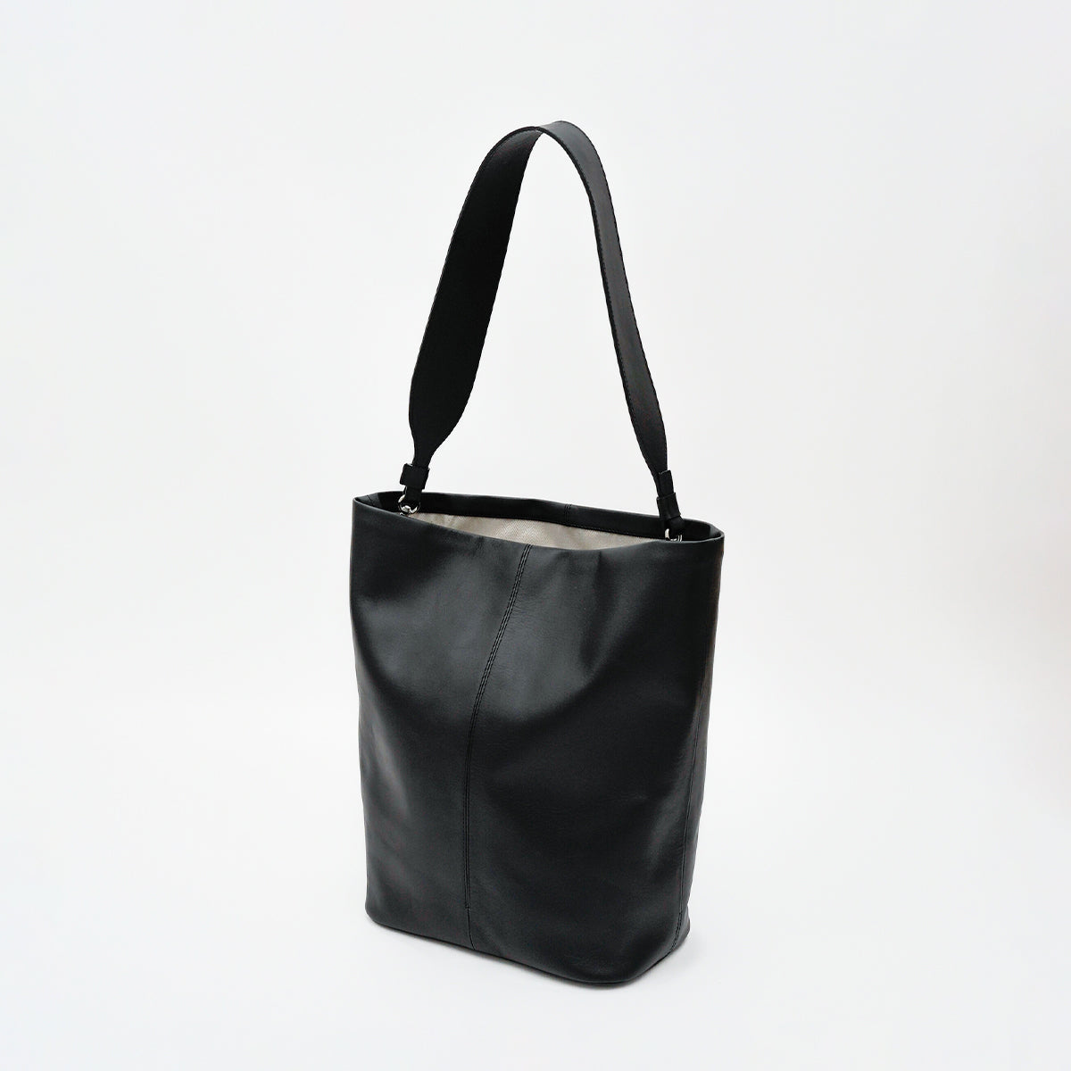 BONNIE BUCKET SHOULDER / RAPTO FLEX｜ミニマルな2WAYレザーバッグ｜ITTI（イッチ）公式