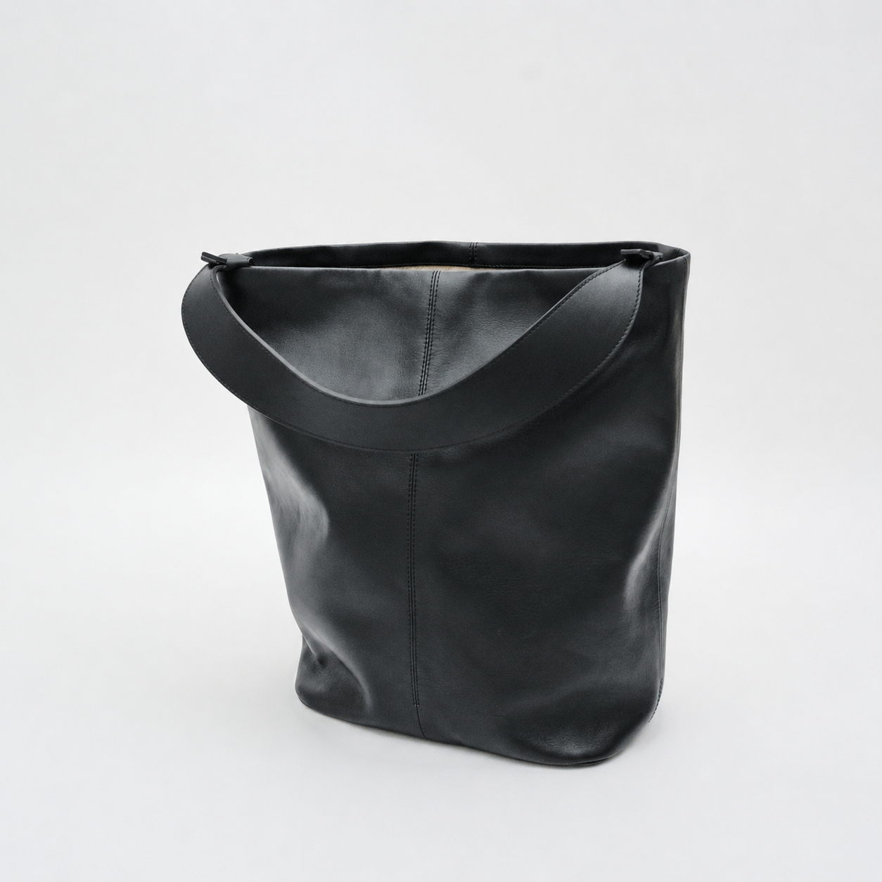 BONNIE BUCKET SHOULDER / RAPTO FLEX｜ミニマルな2WAYレザーバッグ｜ITTI（イッチ）公式