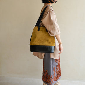 BONNIE VERTICAL TOTE - PM / MOSSA LDN｜ノートPC収納 縦型トートバッグ｜レディース着用画像 スタイリング コーディネート｜ITTI（イッチ）公式