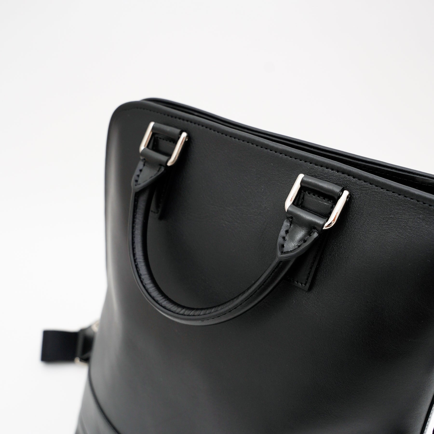 BONNIE VERTICAL TOTE - PM / RAPTO FLEX｜PC収納可 ミニマル縦型トートバッグ｜ITTI（イッチ）公式