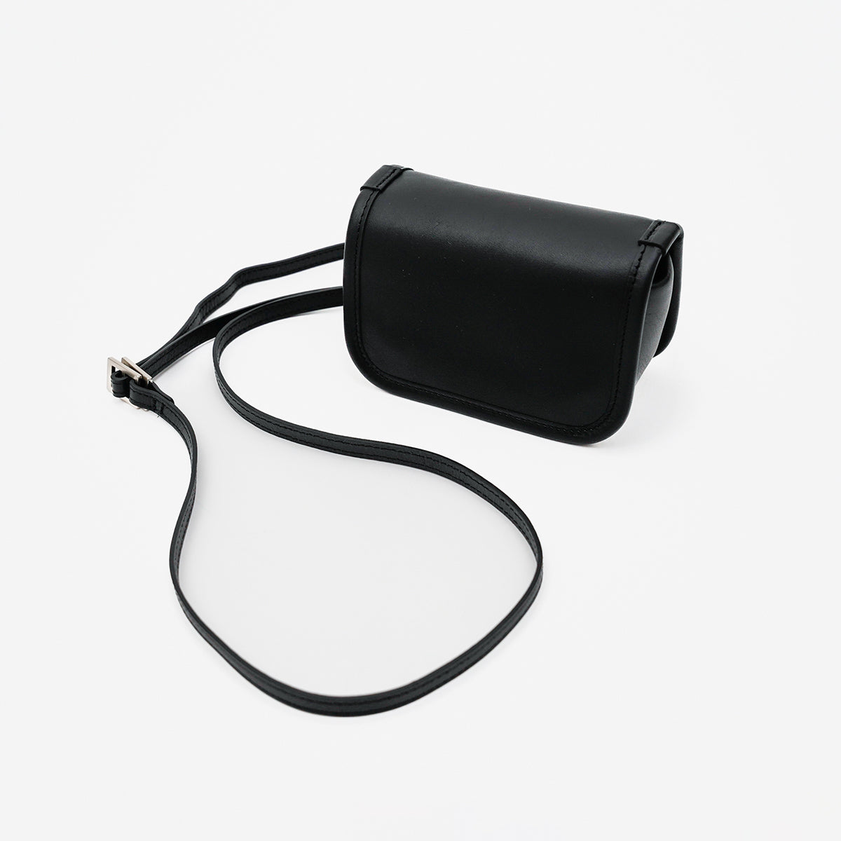 MICHELLE CAMERA ERRAND POUCHのデザイン