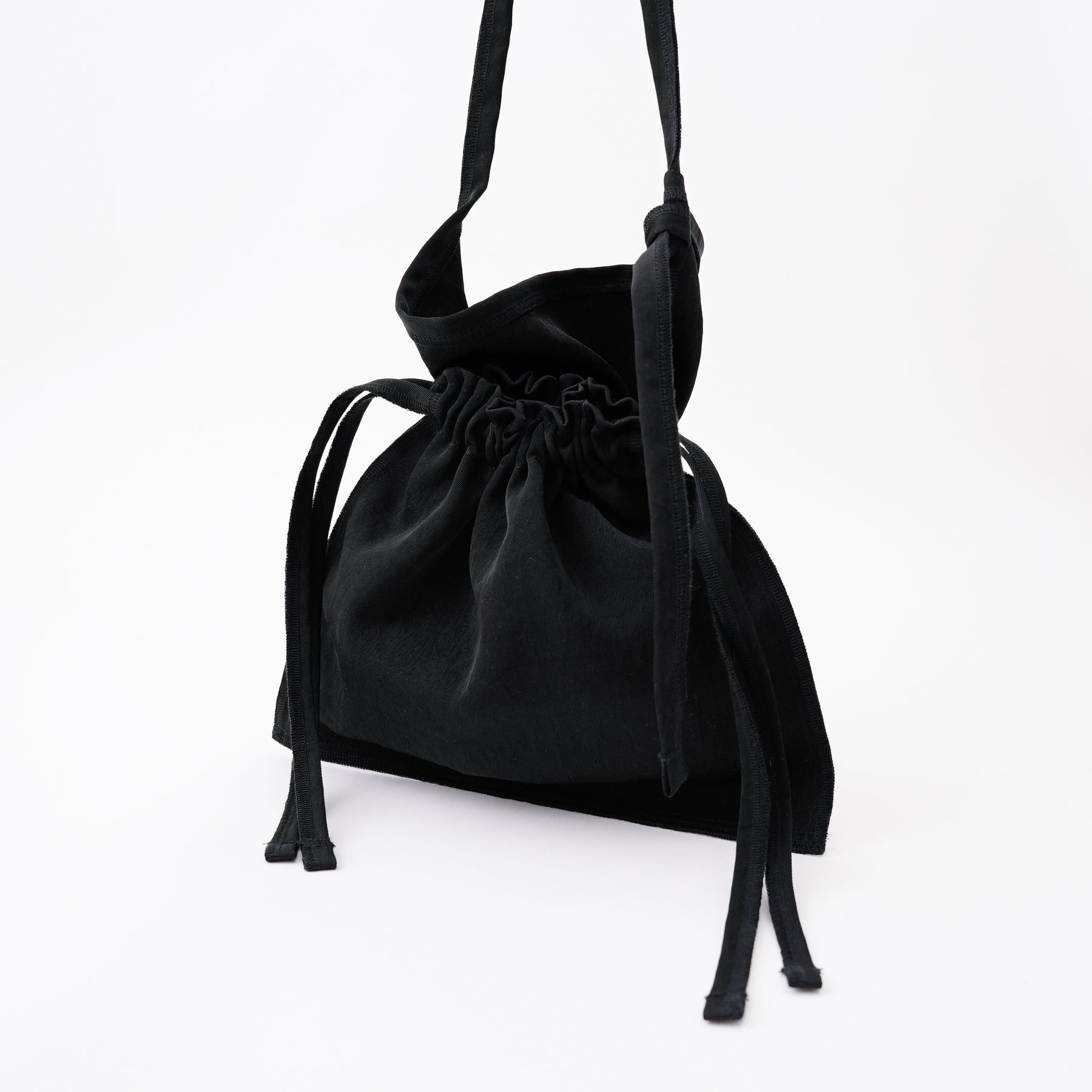 MARY RED CROSS BAG / CERATO BRIGHT｜撥水ナイロン製 巾着ショルダーバッグ メンズ レディース｜ITTI（イッチ）公式