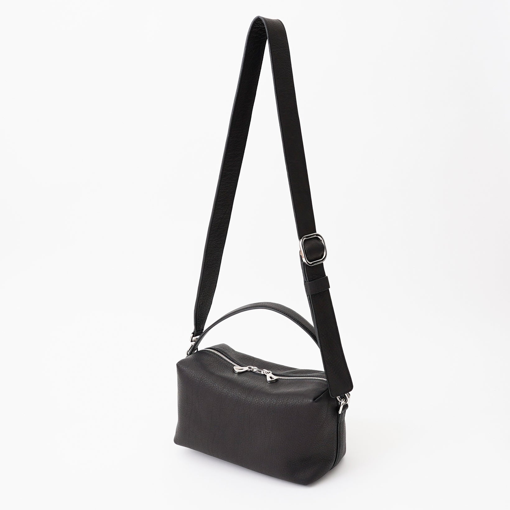 CELLIE TRAIN BAG / DIPLO NUDE｜国産レザー使用 2WAYショルダーバッグ ハンドル職人仕立て メンズ レディース ギフト｜ITTI（イッチ）公式