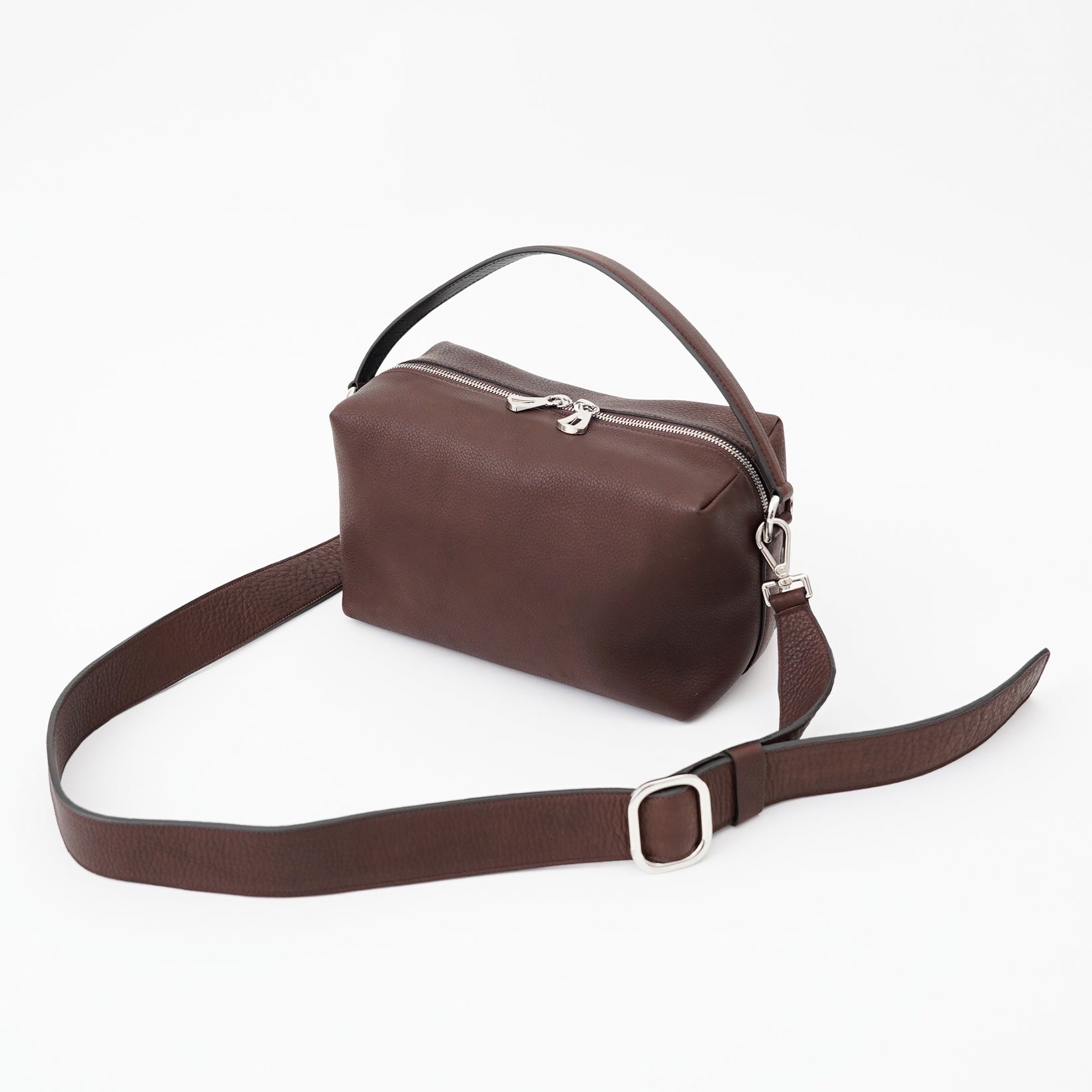 CELLIE TRAIN BAG / DIPLO NUDE｜国産レザー使用 2WAYショルダーバッグ ハンドル職人仕立て メンズ レディース ギフト｜ITTI（イッチ）公式