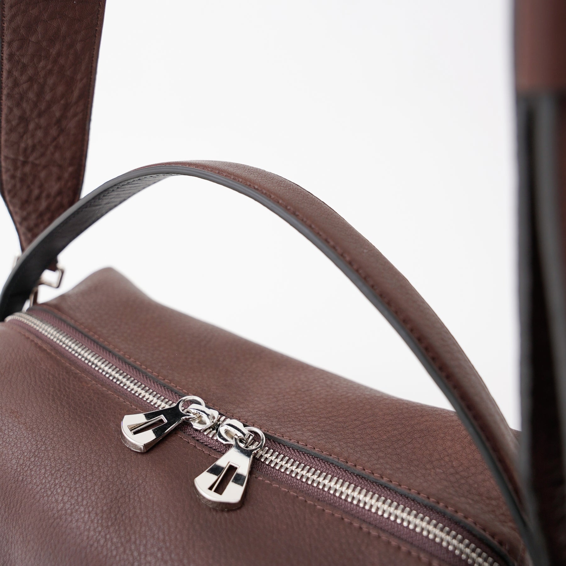CELLIE TRAIN BAG / DIPLO NUDE｜国産レザー使用 2WAYショルダーバッグ ハンドル職人仕立て メンズ レディース ギフト｜ITTI（イッチ）公式