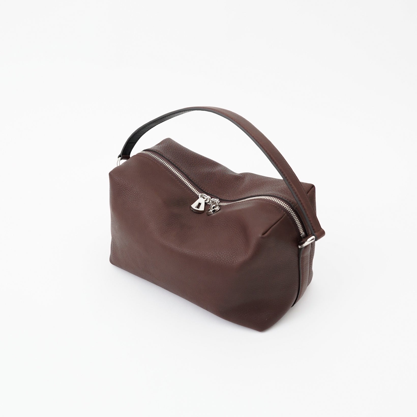 CELLIE TRAIN BAG / DIPLO NUDE｜国産レザー使用 2WAYショルダーバッグ ハンドル職人仕立て メンズ レディース ギフト｜ITTI（イッチ）公式