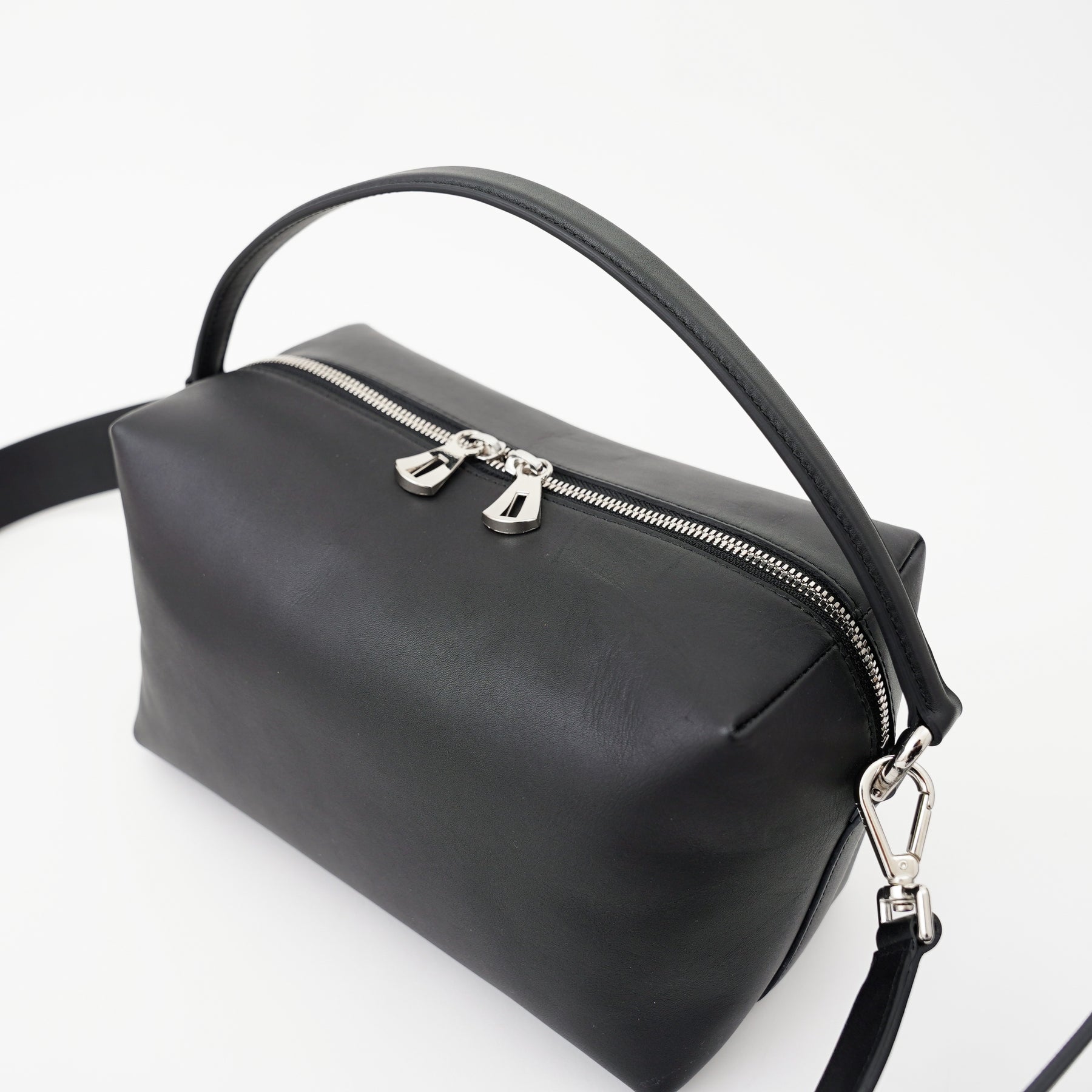 CELLIE TRAIN BAG / RAPTO BD｜ITTIオリジナルレザー使用 2WAYショルダーバッグ ハンドル職人仕立て メンズ レディース ギフト｜ITTI（イッチ）公式