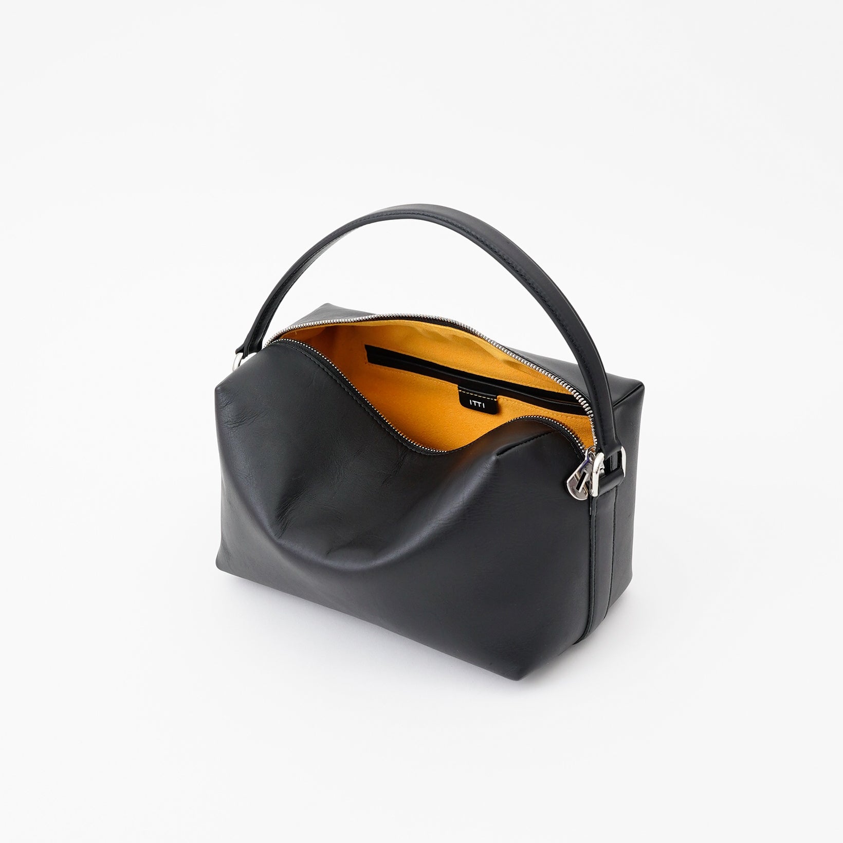 CELLIE TRAIN BAG / RAPTO BD｜ITTIオリジナルレザー使用 2WAYショルダーバッグ ハンドル職人仕立て メンズ レディース ギフト｜ITTI（イッチ）公式