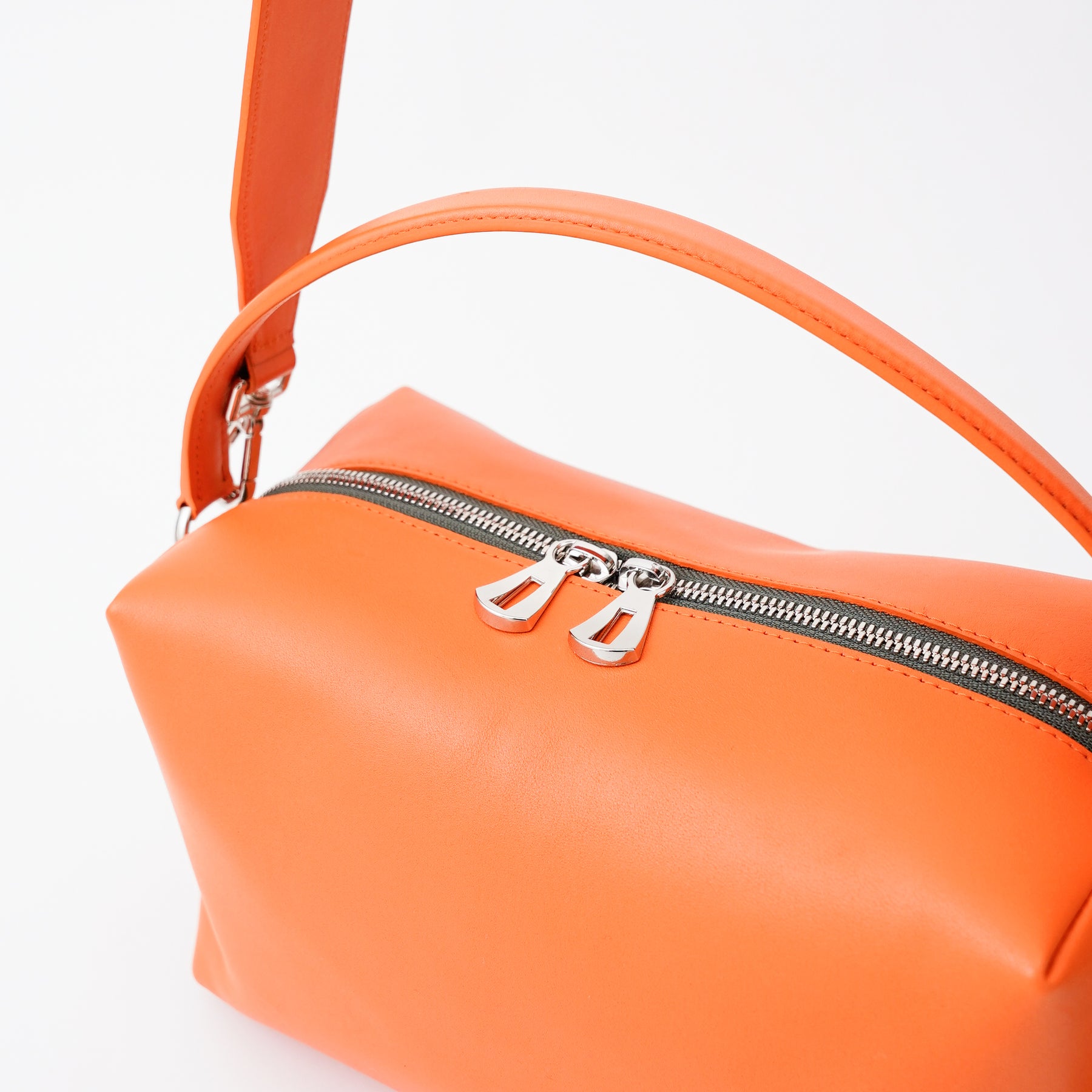 CELLIE TRAIN BAG / RAPTO BD｜ITTIオリジナルレザー使用 2WAYショルダーバッグ ハンドル職人仕立て メンズ レディース ギフト｜ITTI（イッチ）公式