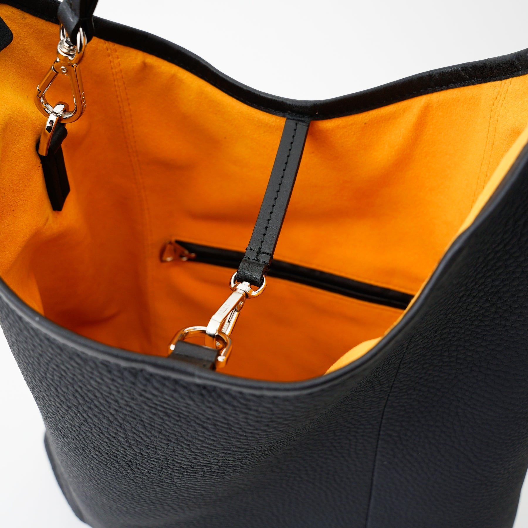 BONNIE HOBO BAG MM / DIPLO SKY｜サステイナブルレザー使用 本革ワンショルダーバッグ 軽量 メンズ レディース ギフト｜ITTI（イッチ）公式
