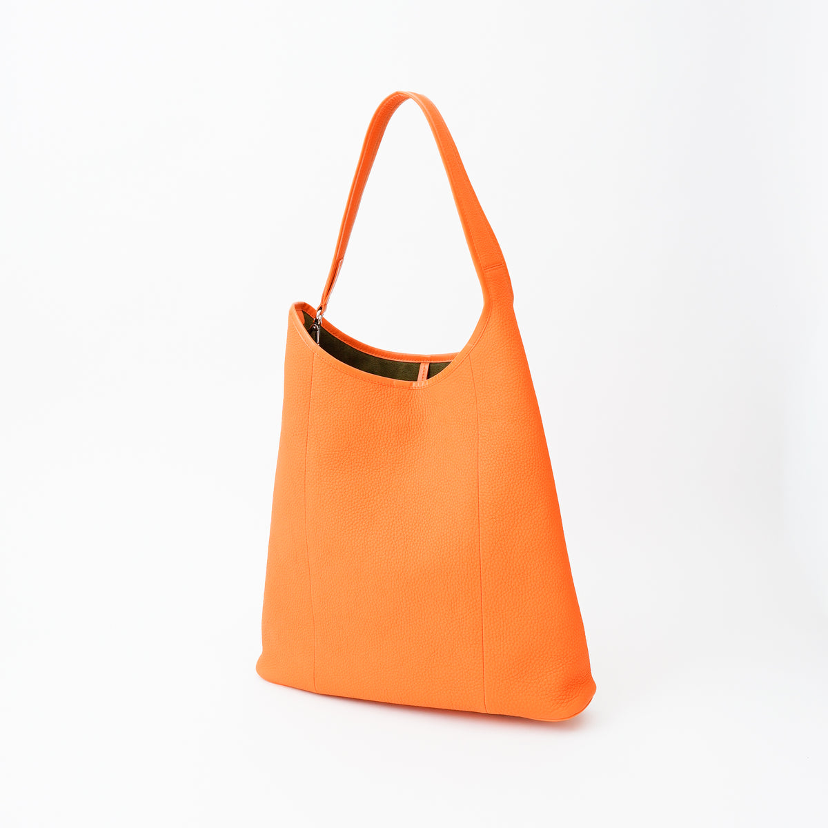BONNIE HOBO BAG MM / DIPLO SKY｜サステイナブルレザー使用 本革ワンショルダーバッグ 軽量 メンズ レディース ギフト｜ITTI（イッチ）公式