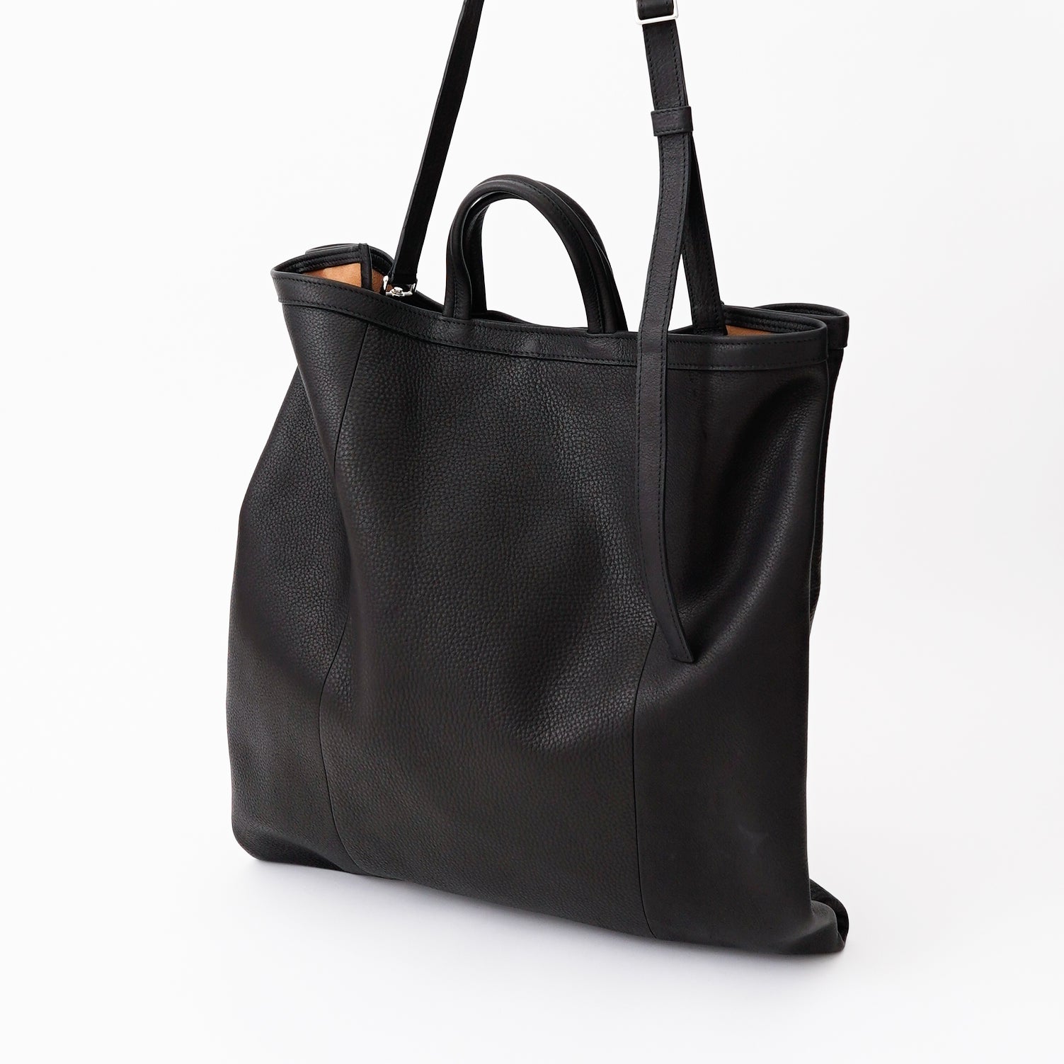 BONNIE BIG 2way SHOPPER / DIPLO NUDE｜ドレープが美しいビッグ2wayショッパー メンズ レディース｜ITTI（イッチ）公式