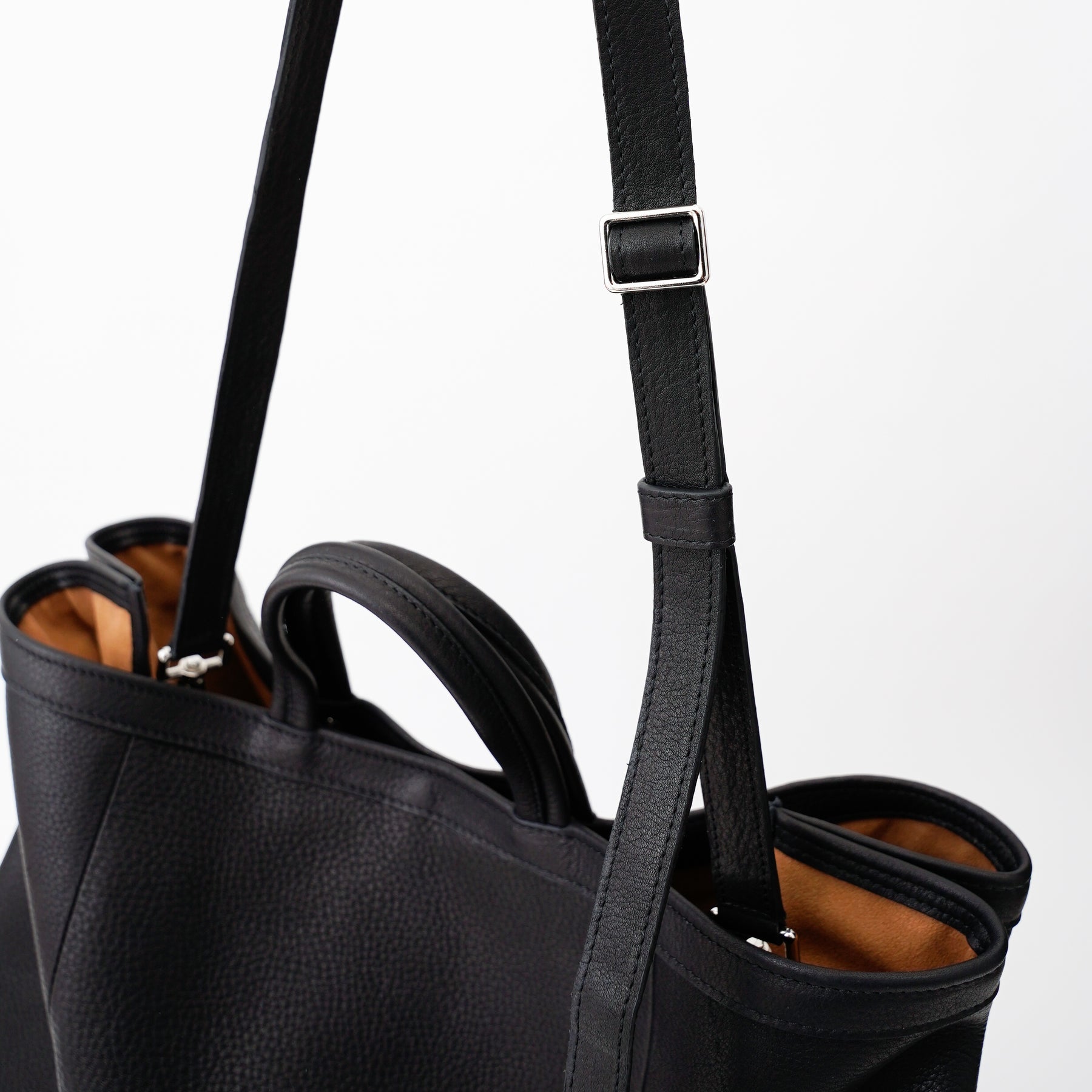 BONNIE BIG 2way SHOPPER / DIPLO NUDE｜ドレープが美しいビッグ2wayショッパー メンズ レディース｜ITTI（イッチ）公式