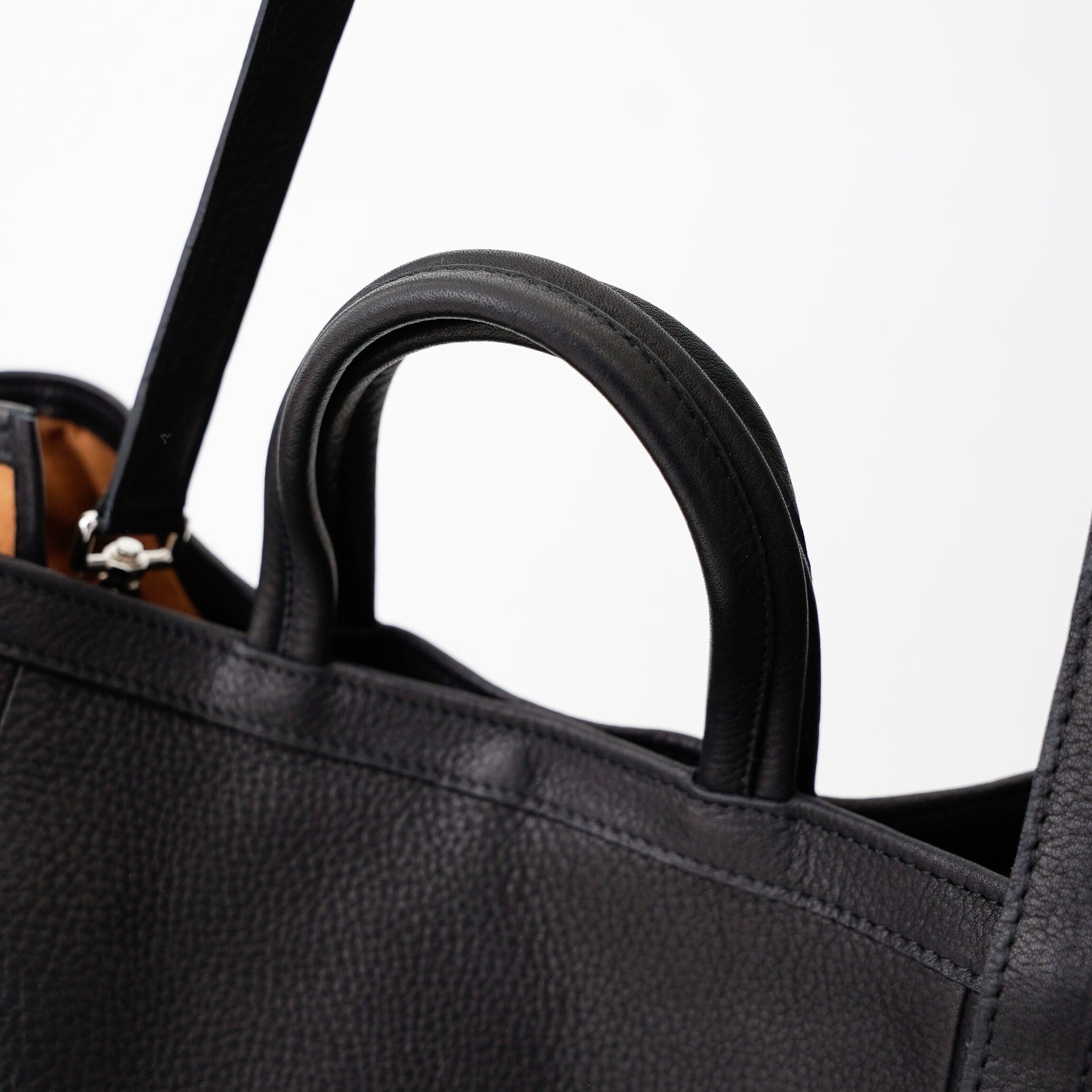 BONNIE BIG 2way SHOPPER / DIPLO NUDE｜ドレープが美しいビッグ2wayショッパー メンズ レディース｜ITTI（イッチ）公式