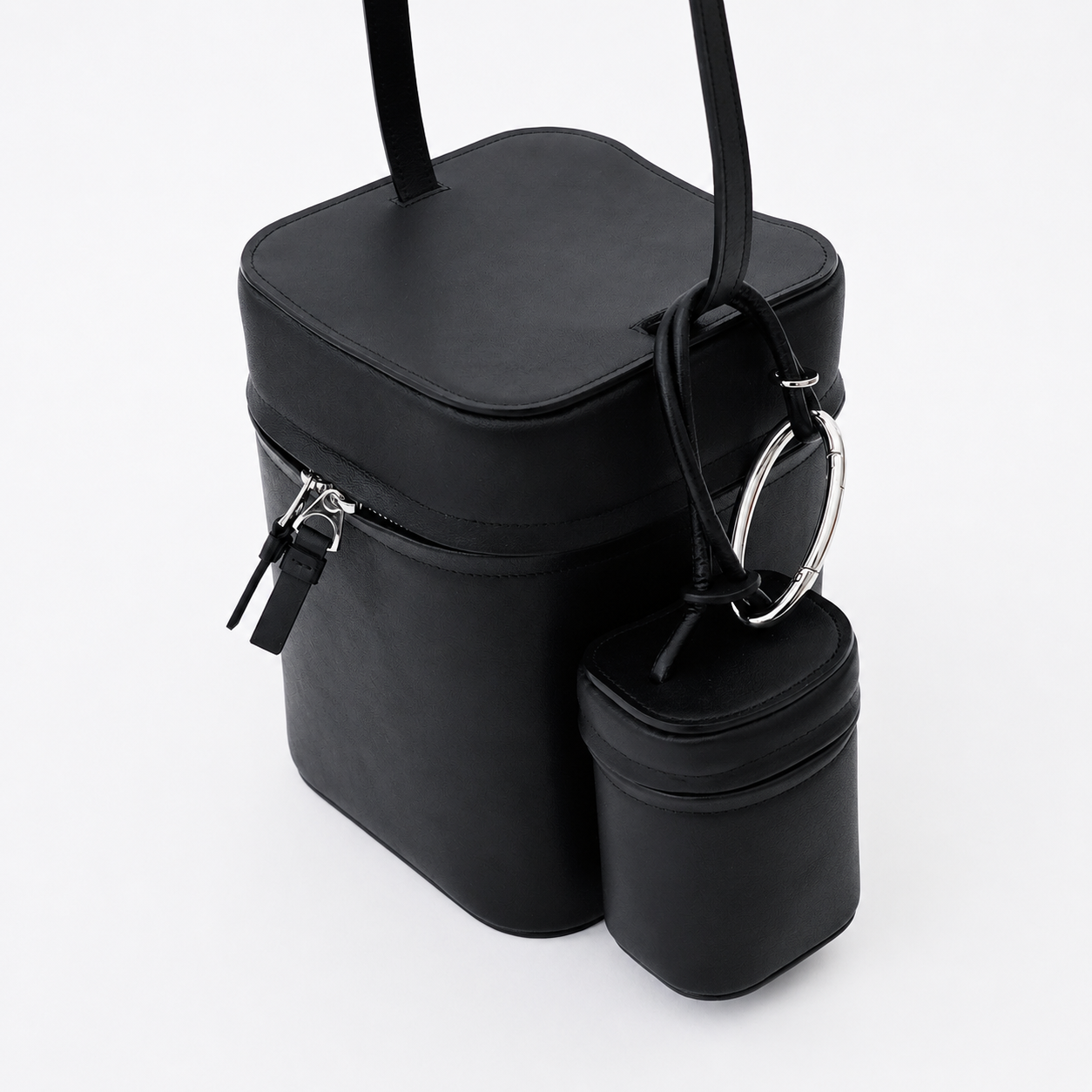 CELLIE BOX CHARM BAG / RAPTO BD｜スムースレザー ポーチ バッグチャーム ショルダー 本革 メンズ レディース｜ITTI（イッチ）公式