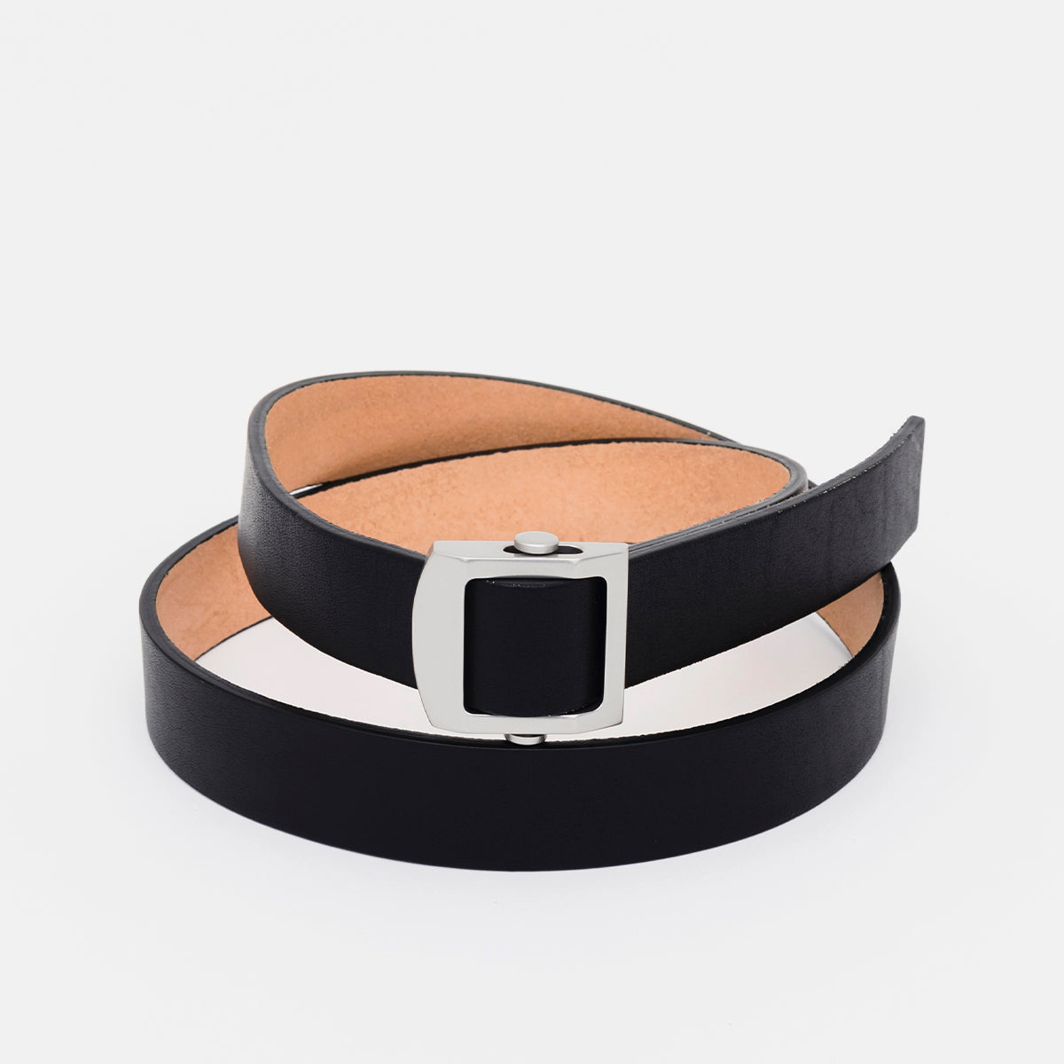THUGを使用したHERRIE HOLELESS BELT
