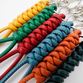 ITTI (イッチ) | CRISTY SNAKEKNOT CHARM - 21Q3-4 / STCOW (クリスティスネークノットチャーム - グリーン / ステッチカウレザー) | キーリング アクセサリー レザー ブランド 緑 メンズ レディース ギフト プレゼント 贈り物