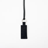 HERRIE LIP RING / MOSSA LDN｜本革リップケース カラビナ付き ネックストラップ メンズ レディース ギフト｜ITTI（イッチ）公式