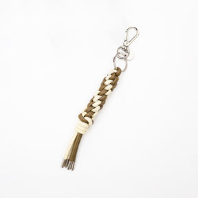 CRISTY FOLD KNOT CHARM / STCOW｜編み込みレザーチャーム 本革アクセサリー｜ITTI（イッチ）公式