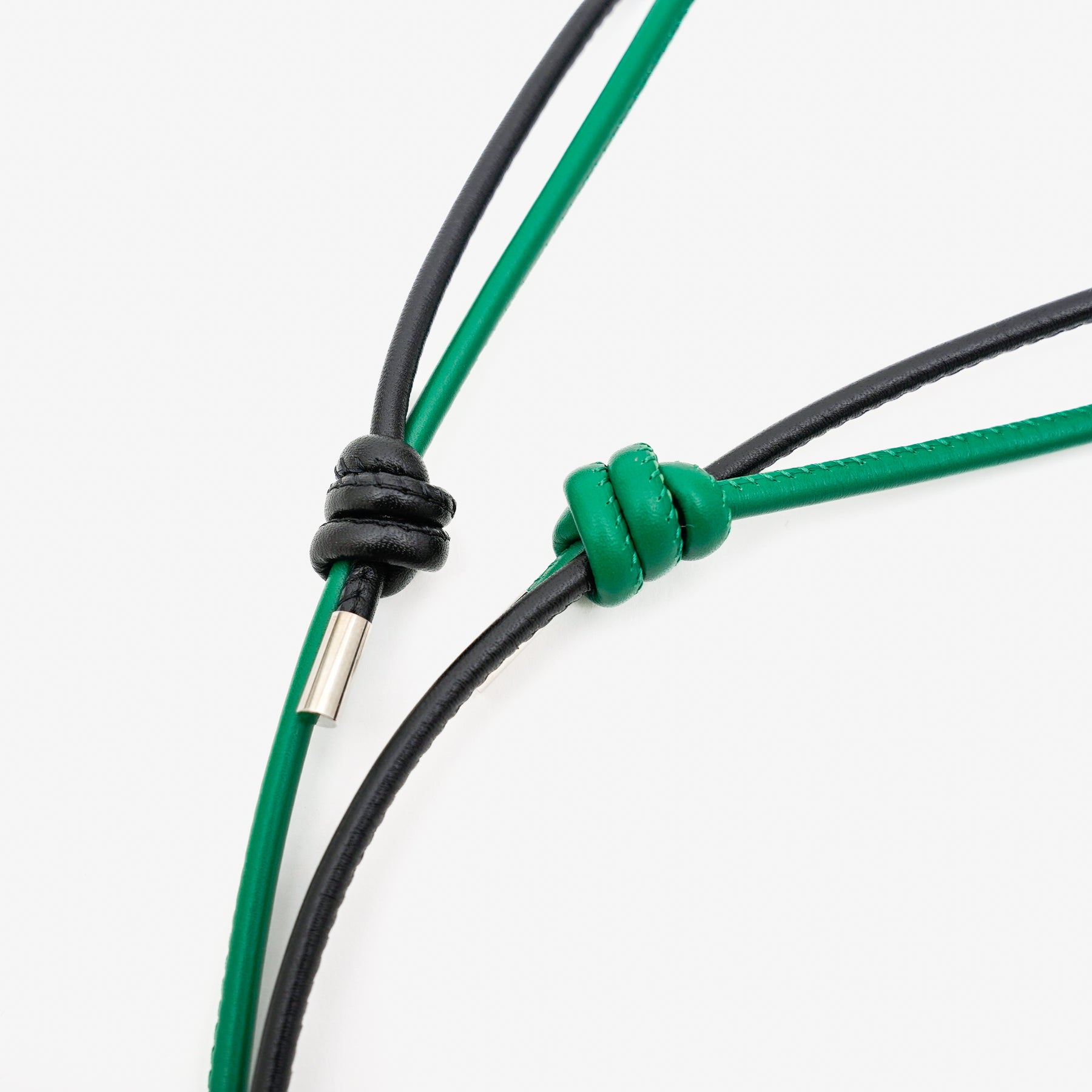 HERRIE BICOLOR PHONE STRING / STCOW｜バイカラーストラップ 本革スマホコード｜ITTI（イッチ）公式